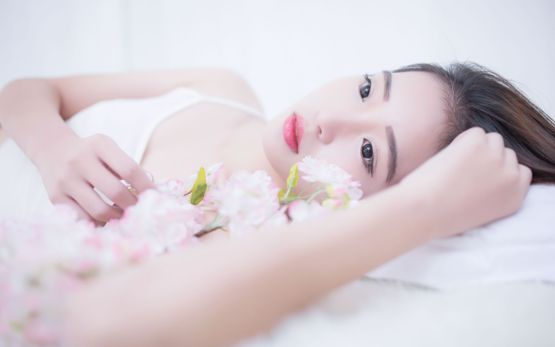 截至今年上半年，已有2128.4万人次享受免出示证件“刷脸”通关便利